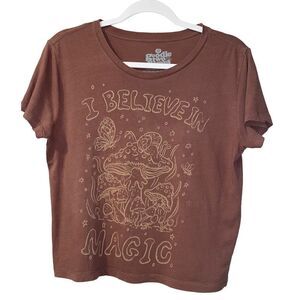 Goodie two Sleeves “I Believe In Magic” Crop Tee